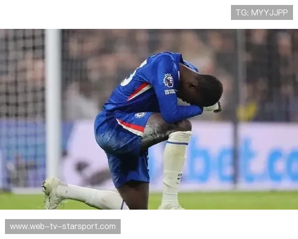 切尔西前锋再度空门不进，全场嘘声震天